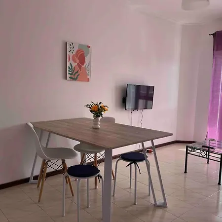 Cozy 2 Bedroom In Olhao Quelfes Exterior photo
